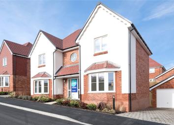 Detached house For Sale in Alton