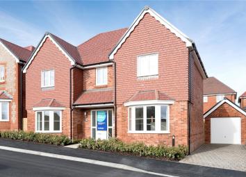 Detached house For Sale in Alton