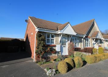 Semi-detached bungalow For Sale in Bristol