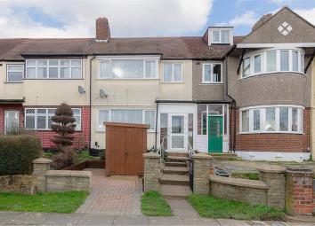 Terraced house For Sale in Morden