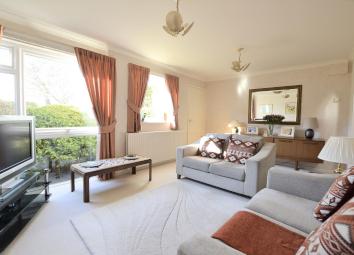 Link-detached house For Sale in Bath