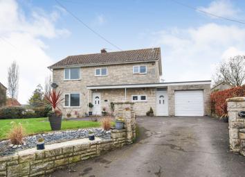 Detached house For Sale in Somerton