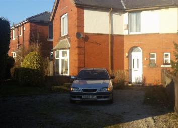 Semi-detached house To Rent in Rochdale