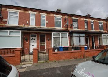 Terraced house To Rent in Salford