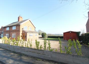 Cottage For Sale in Retford