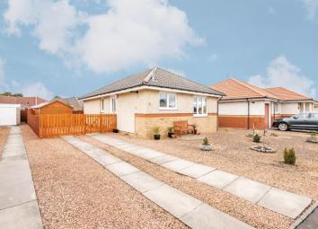 Detached bungalow For Sale in Dunfermline