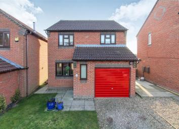 Detached house For Sale in Driffield