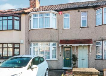 Terraced house For Sale in Enfield