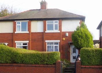 Semi-detached house To Rent in Dukinfield