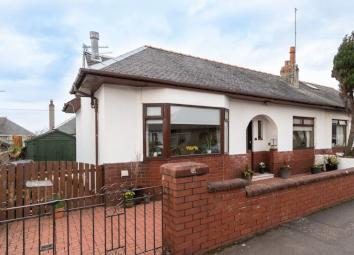 Semi-detached bungalow For Sale in Prestwick