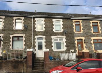 Terraced house For Sale in Porth