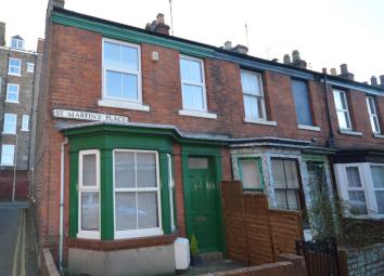 End terrace house For Sale in Scarborough