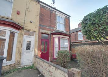 End terrace house To Rent in Hull