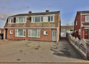 Semi-detached house For Sale in Kenilworth