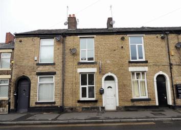 Terraced house For Sale in Dukinfield