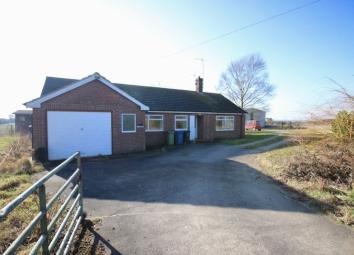 Detached bungalow For Sale in Lincoln