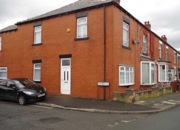 End terrace house To Rent in Bolton