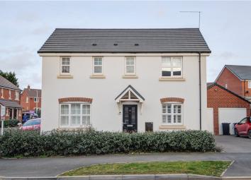 Detached house For Sale in Leamington Spa