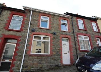 Terraced house For Sale in Newport