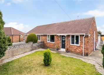 Semi-detached bungalow For Sale in Harrogate