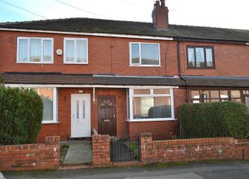 Town house For Sale in Oldham