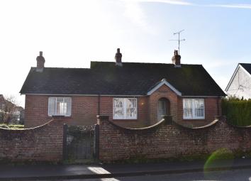 Detached bungalow For Sale in Sturminster Newton