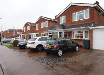 Link-detached house For Sale in Tamworth