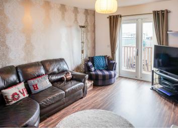 Town house To Rent in Salford