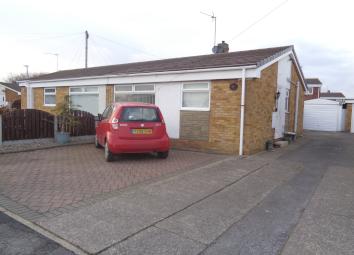 Semi-detached bungalow For Sale in Hull