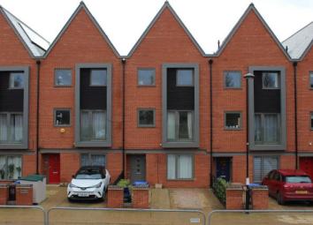 Town house For Sale in Northampton