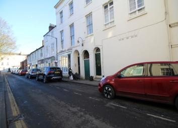 Town house To Rent in Leamington Spa