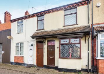 Terraced house For Sale in Dudley