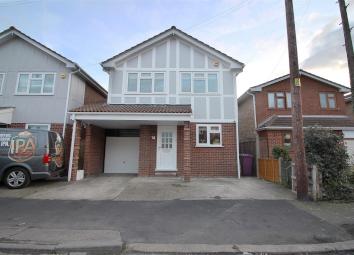 Detached house For Sale in Canvey Island