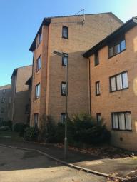Flat For Sale in Woking