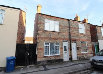 Semi-detached house For Sale in Gainsborough