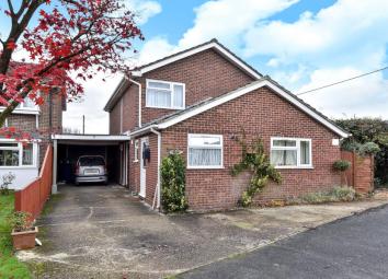 Detached house For Sale in High Wycombe