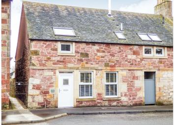 Terraced house For Sale in Kinross