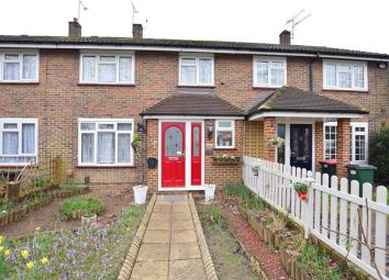Terraced house For Sale in Crawley