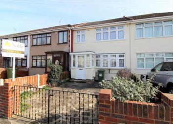 Terraced house For Sale in Hornchurch