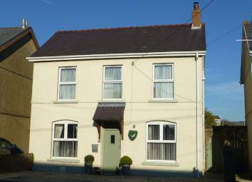 Detached house For Sale in Ammanford
