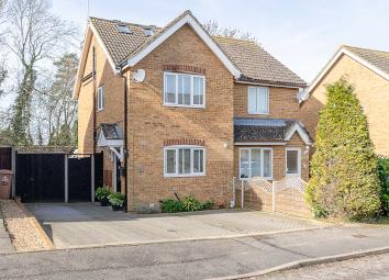 Semi-detached house For Sale in Tadworth