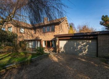 4 Bedroom Detached house to rent