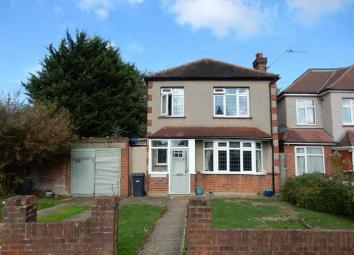 Detached house For Sale in Southall