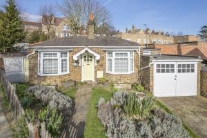 Bungalow For Sale in London