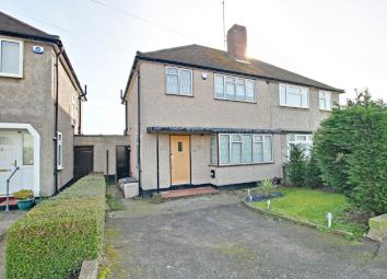 Semi-detached house To Rent in Orpington