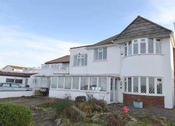 Detached house For Sale in Whitstable