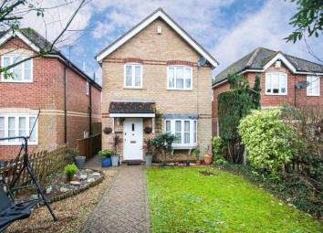 Detached house For Sale in High Wycombe