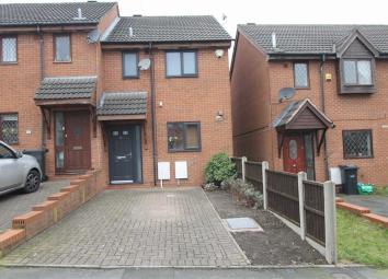 Terraced house For Sale in Dudley