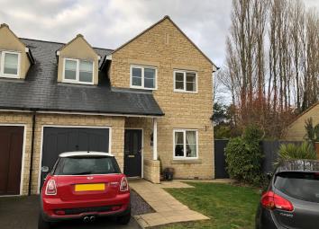 Semi-detached house For Sale in Bicester