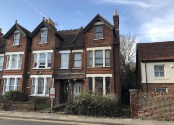 End terrace house For Sale in Canterbury